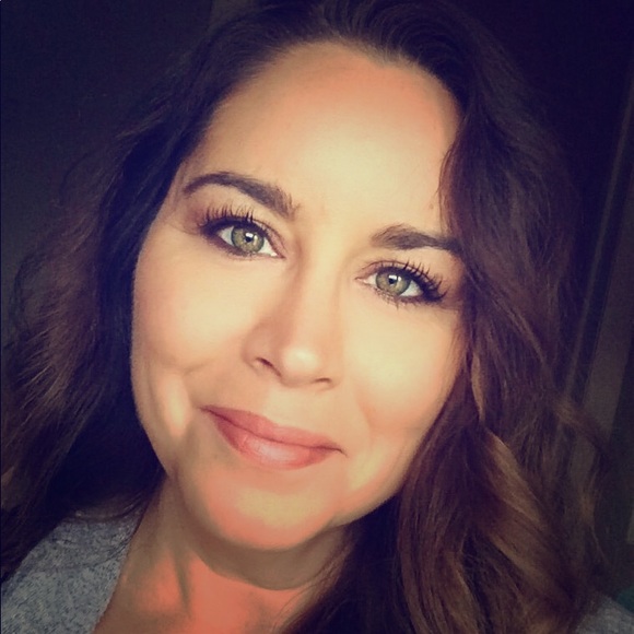 Meet your Posher, Shelley - Picture 1 of 1